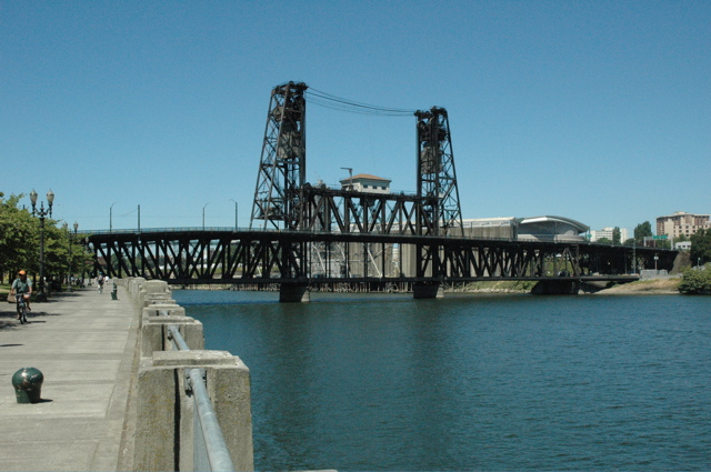 Willamette River Steel Bridge.JPG